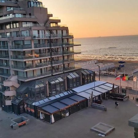 Appartement Met Zeezicht Op Het Van Bunnenplein Knokke-Heist Bagian luar foto