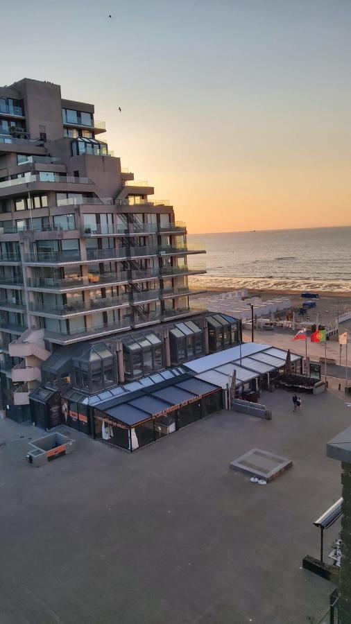 Appartement Met Zeezicht Op Het Van Bunnenplein Knokke-Heist Bagian luar foto