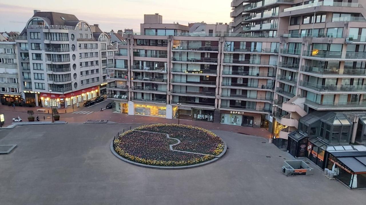 Appartement Met Zeezicht Op Het Van Bunnenplein Knokke-Heist Bagian luar foto