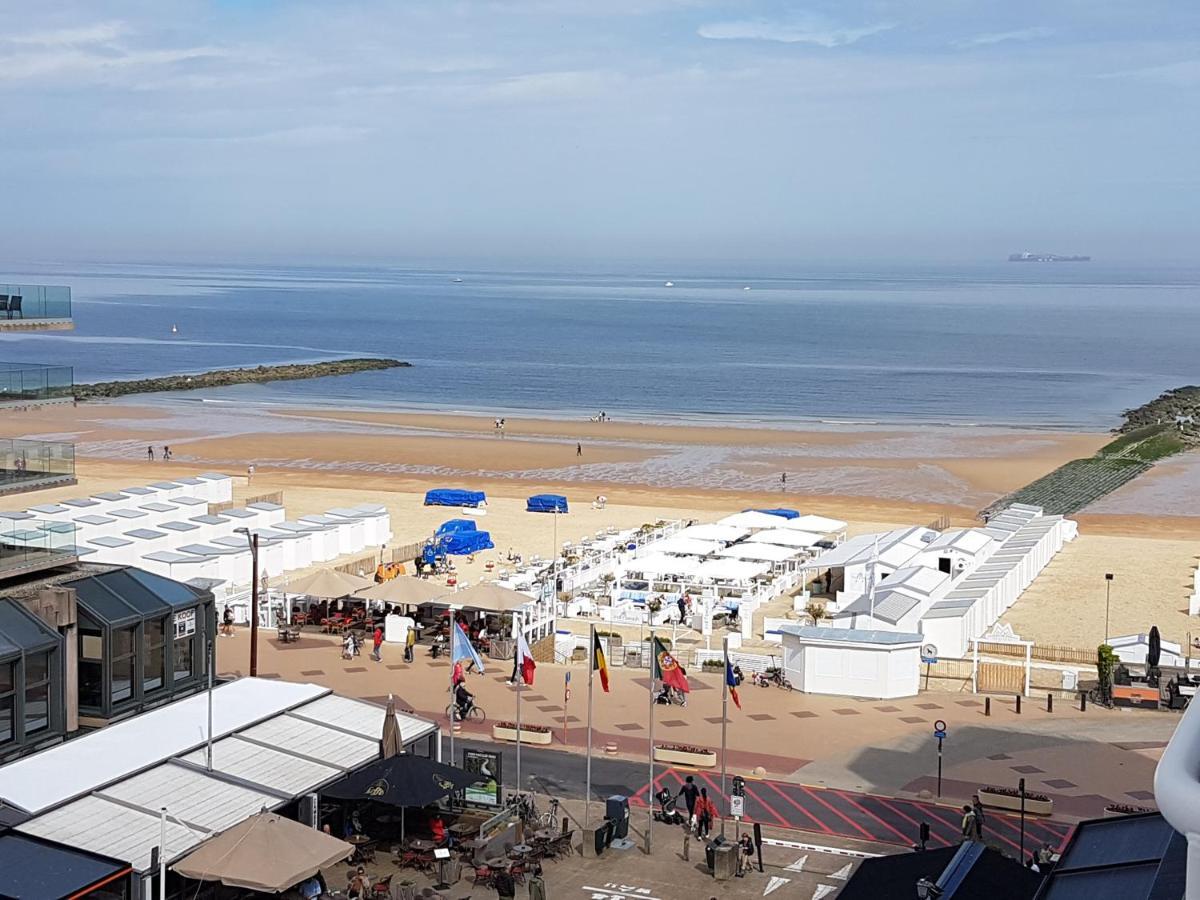 Appartement Met Zeezicht Op Het Van Bunnenplein Knokke-Heist Bagian luar foto